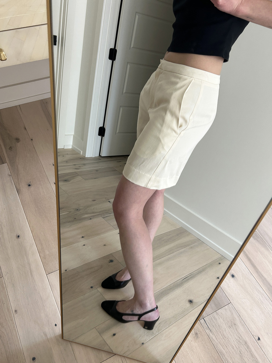 8ganxbh6bhey9ut4nywkfl Allyson Payer trying on Reformation Darcy Shorts.