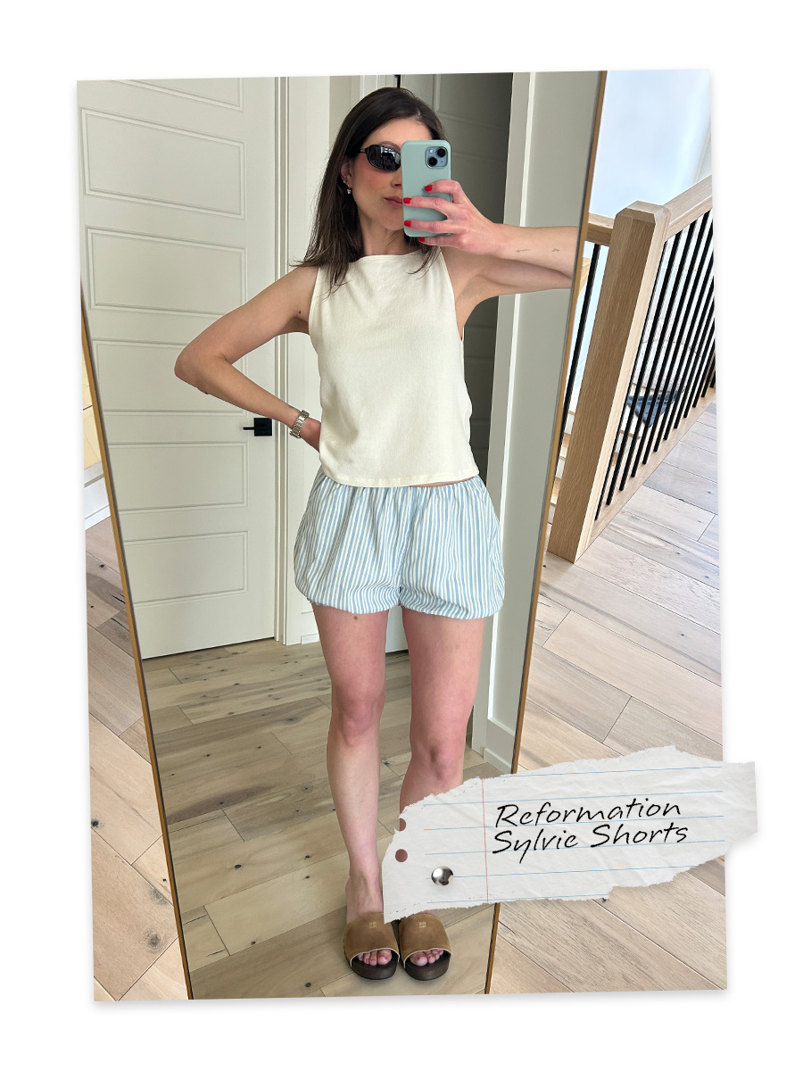 kdedlf4aob3fbep5q2kwvs Allyson Payer trying on Reformation Sylvie Shorts.