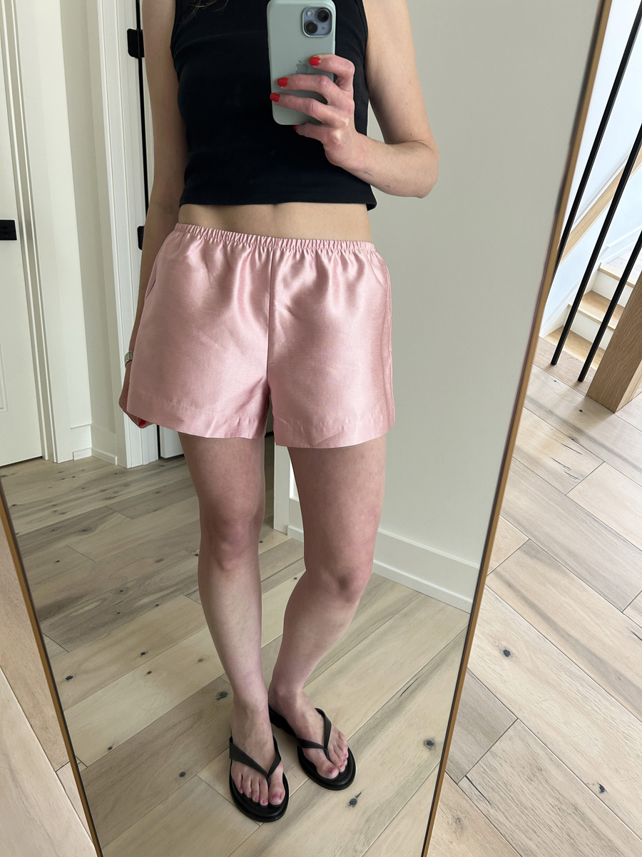 qhjhu2gbgrc8ppcsopnrhl Allyson Payer trying on Reformation Nora Shorts.